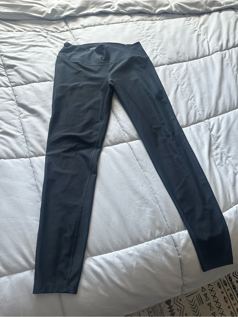 Nike women Active Leggings - Performance Bottoms